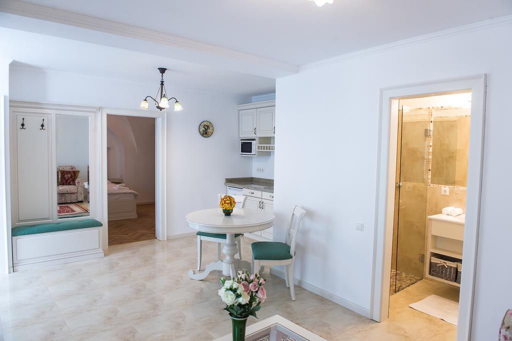 Baroc Apartments & Studio Sibiu Buitenkant foto