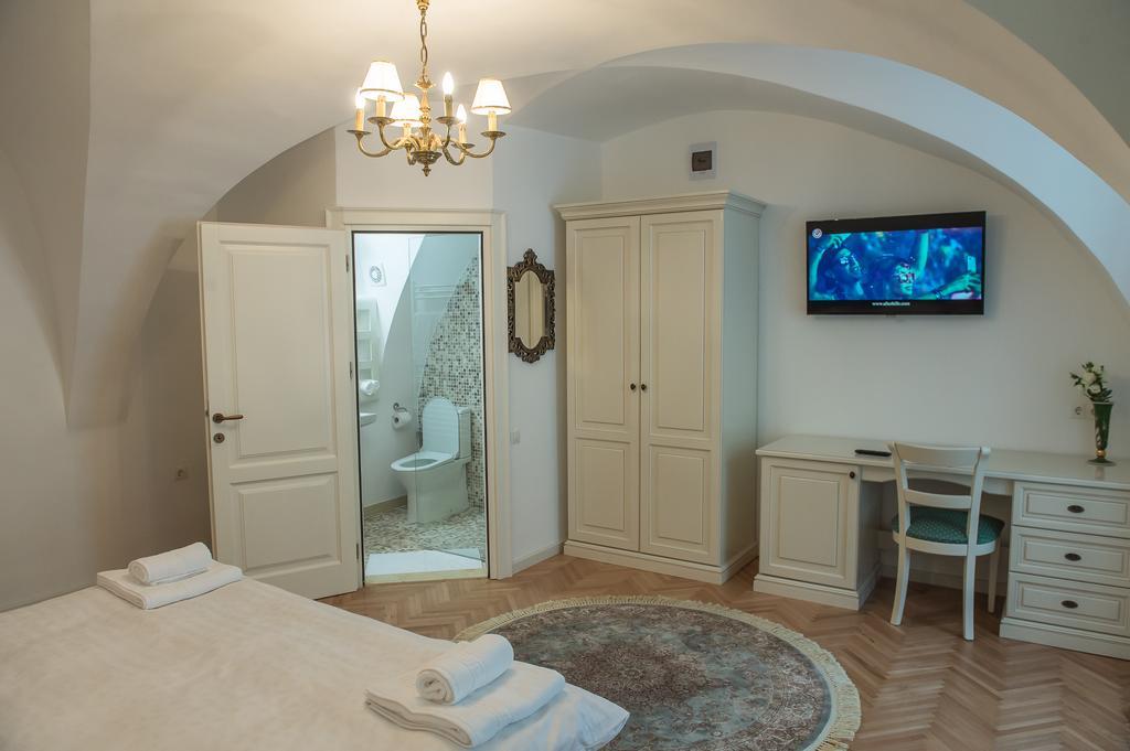 Baroc Apartments & Studio Sibiu Buitenkant foto