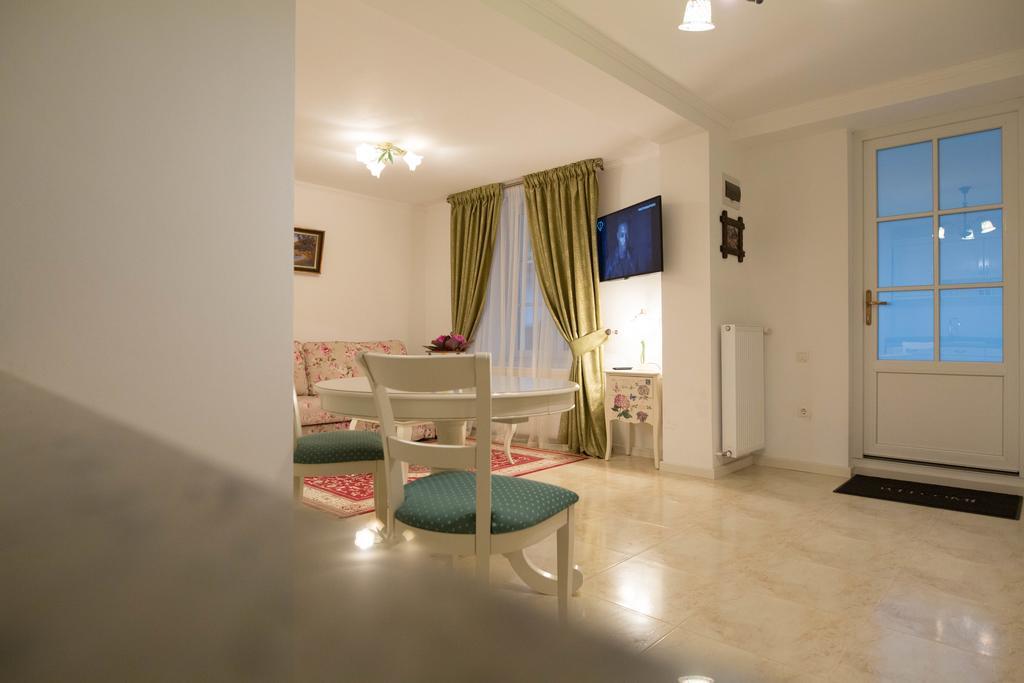 Baroc Apartments & Studio Sibiu Buitenkant foto