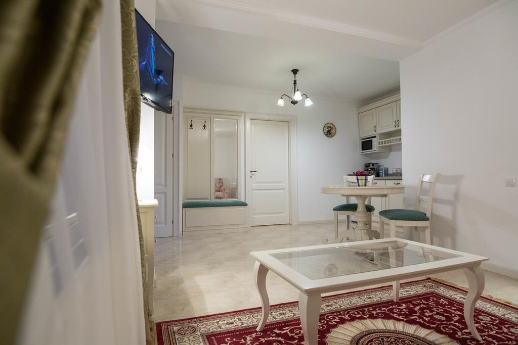 Baroc Apartments & Studio Sibiu Buitenkant foto