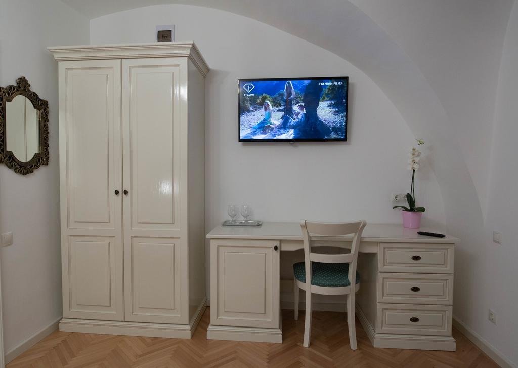 Baroc Apartments & Studio Sibiu Buitenkant foto